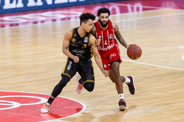 曼市双雄 曼市双雄