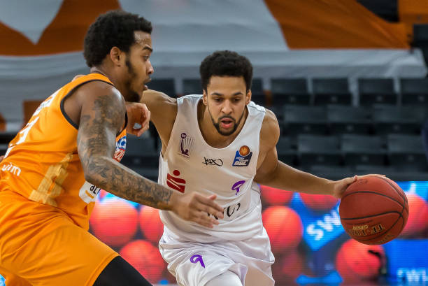 社交媒体成 社交媒体成